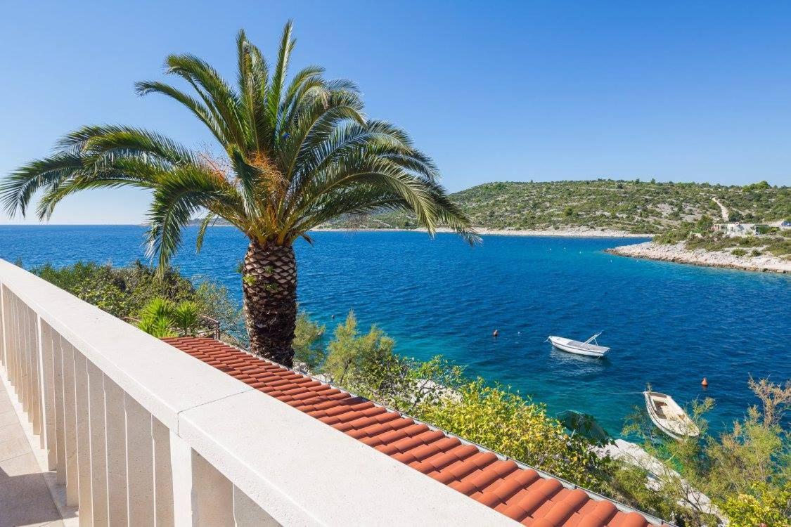 Apartments Bose Kanica On The Sea Севид Екстериор снимка