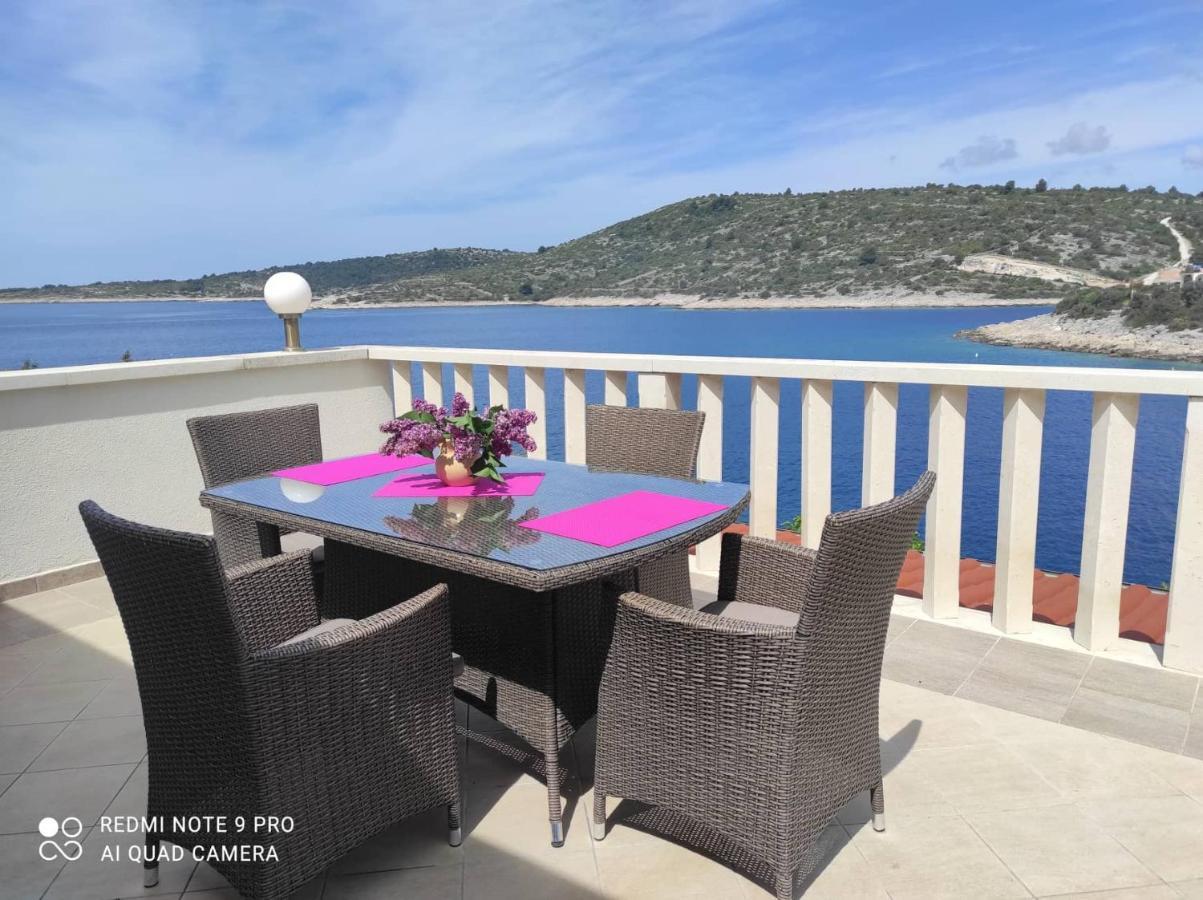 Apartments Bose Kanica On The Sea Севид Екстериор снимка