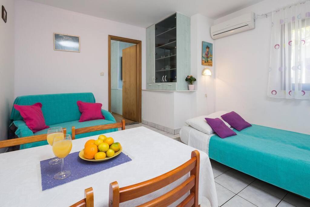 Apartments Bose Kanica On The Sea Севид Екстериор снимка